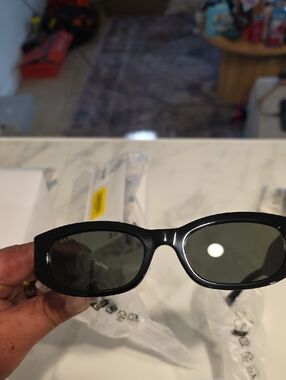 Gucci Black Frame Sunglasses with Dark Green Lenses GG2068SA